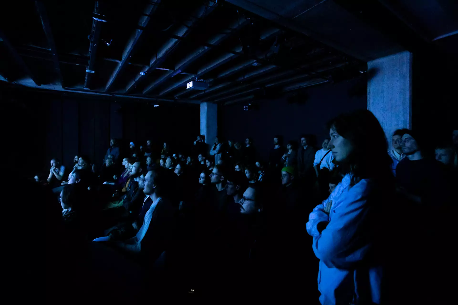 2 Nejc-Trampuz_Zakoreninjeno-v-kodi_PREMIERA-FOTO-Jure-Gubanc-1920px.webp 2 Nejc-Trampuz_Zakoreninjeno-v-kodi_PREMIERA-FOTO-Jure-Gubanc-1920px.webp