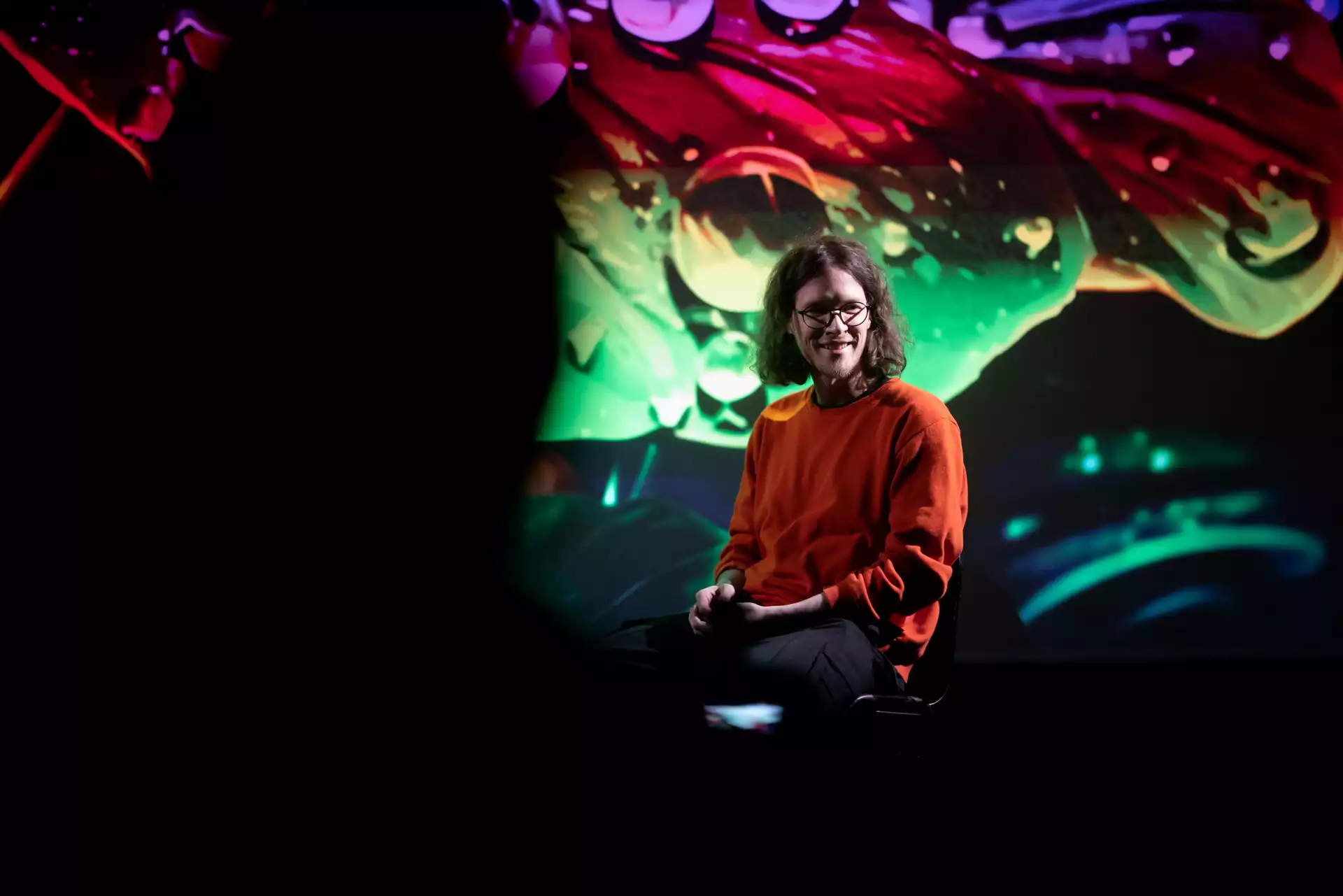 4 Nejc-Trampuz_Zakoreninjeno-v-kodi_PREMIERA-FOTO-Jure-Gubanc-1920px.webp 4 Nejc-Trampuz_Zakoreninjeno-v-kodi_PREMIERA-FOTO-Jure-Gubanc-1920px.webp